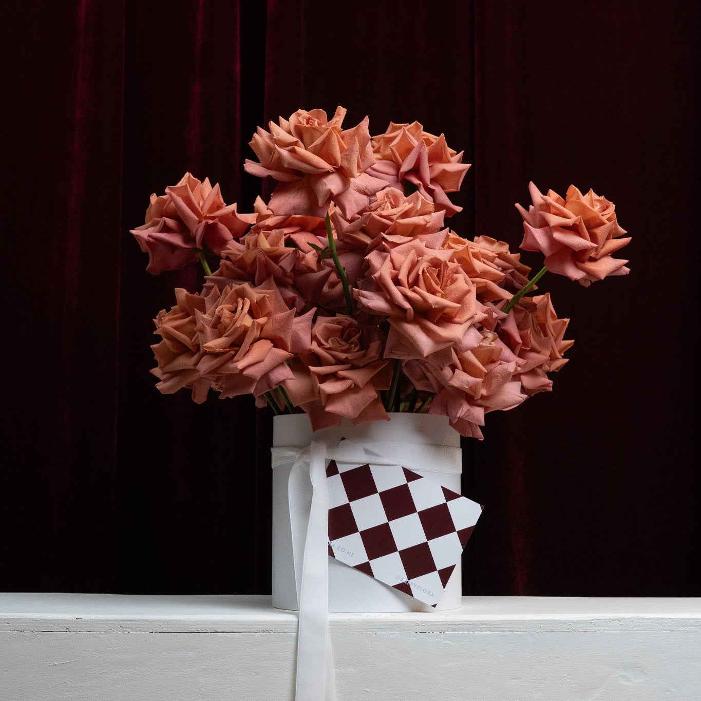 Our Bestseller - Columbian Roses En Masse